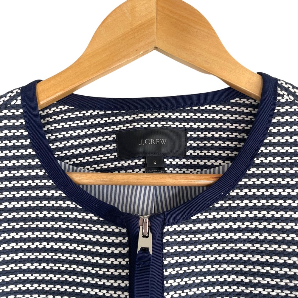 J Crew Navy and White Tweed Striped Full Zip Collarless Blazer Size 6 - Picture 4 of 7